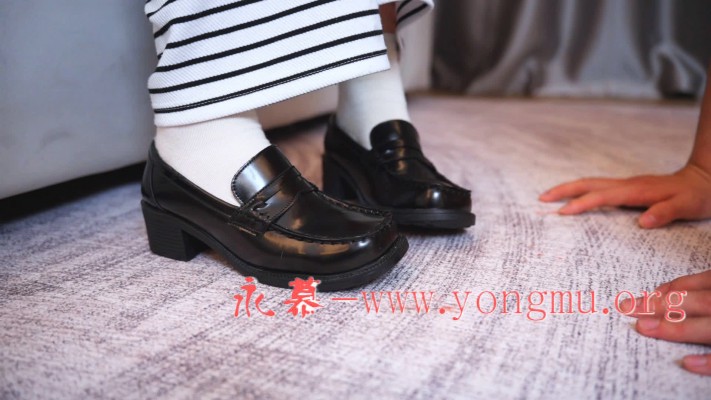 042156na875t5f86m8jpy8.jpg