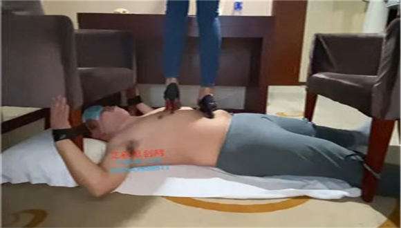053425emlkm78lkcekee7b.jpg
