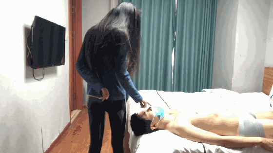014402uaggnzdeukrz90u4.gif