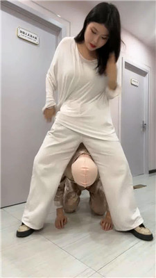 212024ulu3dbw0xm4jshqj.jpg
