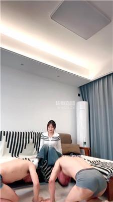 212258boy0p929x590x522.jpg
