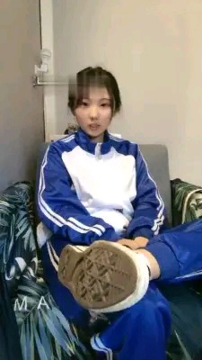 清清S脏鞋底白棉袜裸足强烈语言羞辱