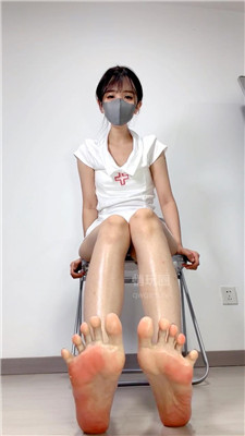 【妍妍】戒鹿诊所裸足治疗    261007-15BP